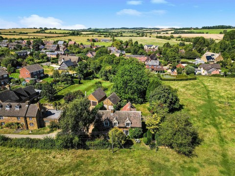 Click the photo for more details of Gilks Lane, Oxhill