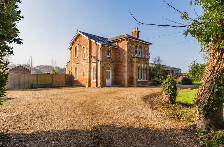 Images for Chapel Lane, Merstone, Newport