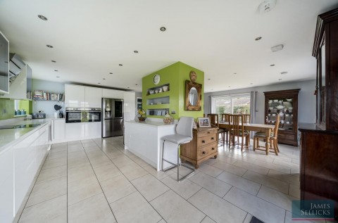 Click the photo for more details of Fordview Close, Great Glen, Leicestershire