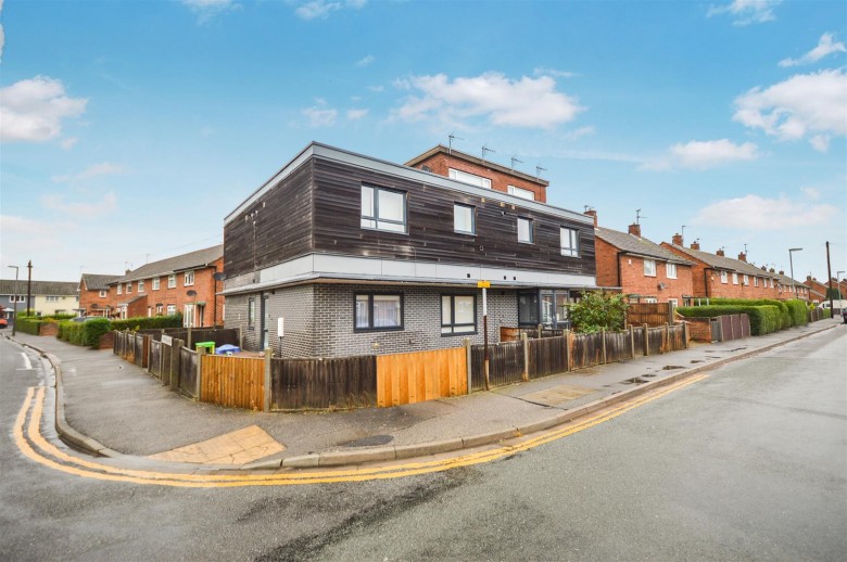Click the photo for more details of Larchwood Crescent, Lincoln