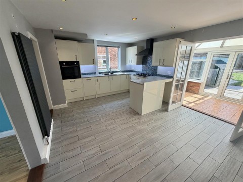 Click the photo for more details of Hillview Crescent, Banbury