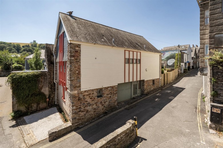 Click the photo for more details of South Street, Totnes