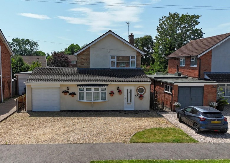 Click the photo for more details of Clovelly Road, Glenfield, Leicester