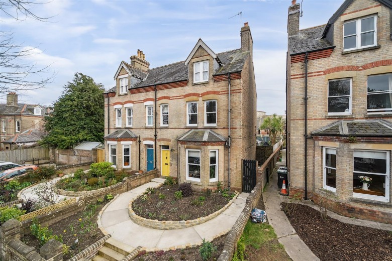 Click the photo for more details of Great Western Road, Dorchester