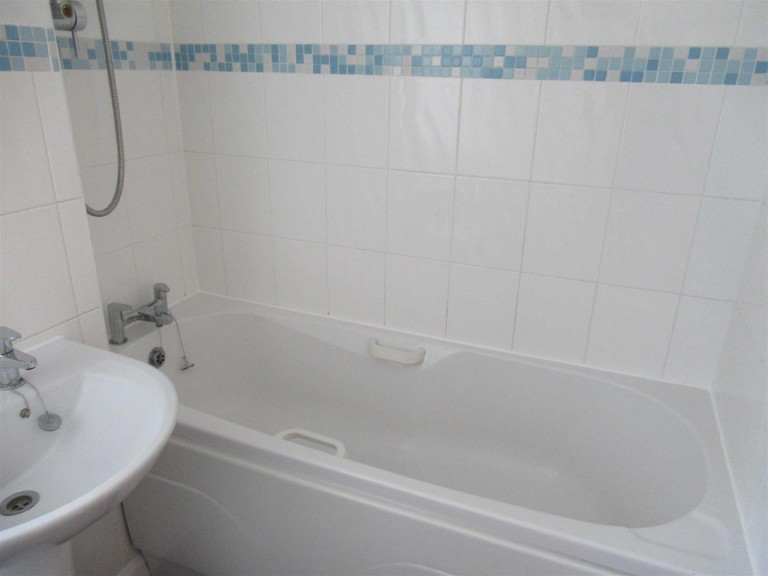 Images for Frensham Close