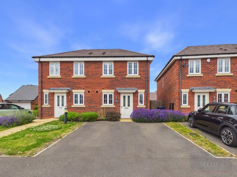 Click the photo for more details of Oak Tree Road, Great Glen, Leicestershire