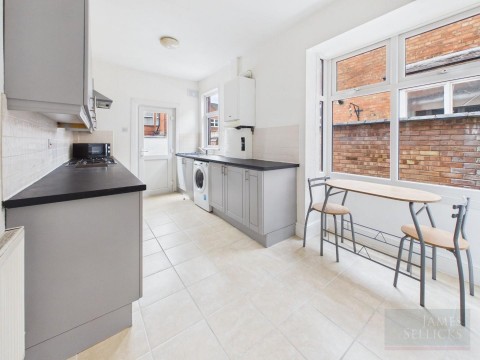 Click the photo for more details of Barclay Street, West End, Leicester