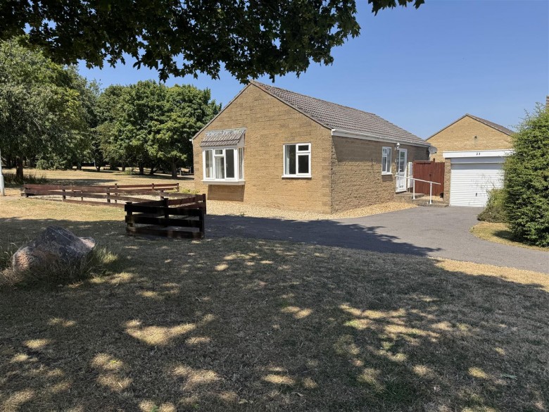 Click the photo for more details of Waterfield Close, Bishops Hull, Taunton