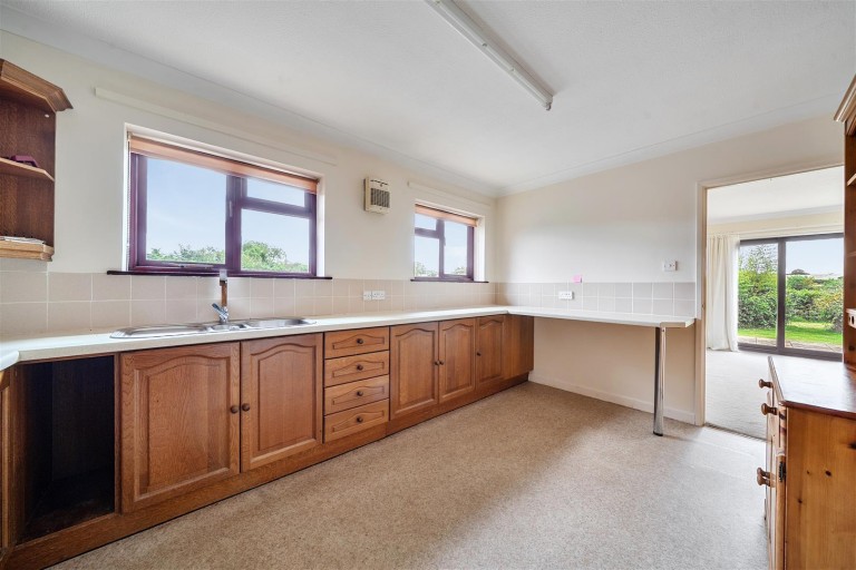Images for Woodbury, Exeter