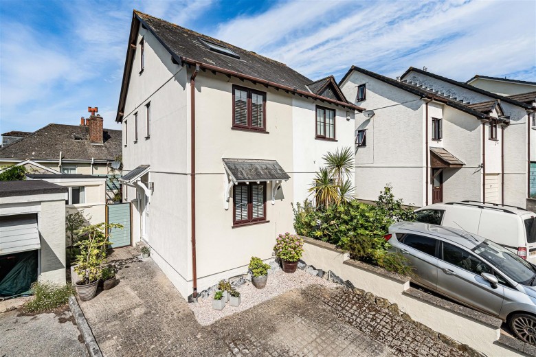Click the photo for more details of Saffron Park, Kingsbridge