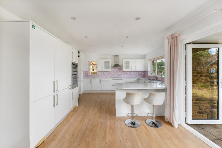 Images for Holland Rise, Kings Sutton - no upward chain