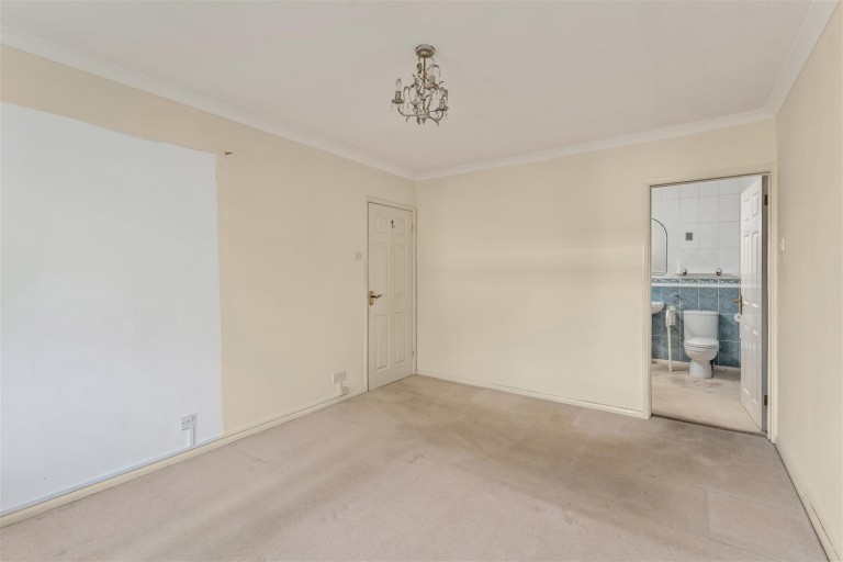Images for Holland Rise, Kings Sutton - no upward chain