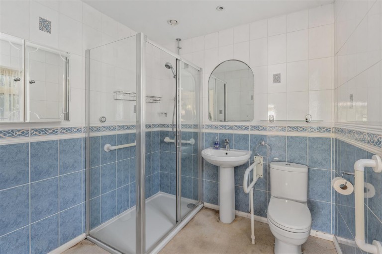 Images for Holland Rise, Kings Sutton - no upward chain