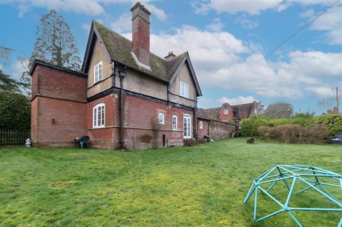 Click the photo for more details of Marchants Cottage, Sandleheath, Fordingbridge