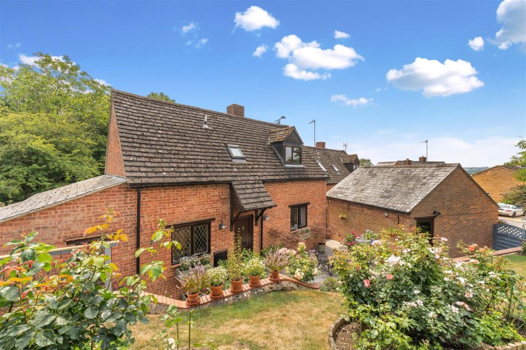 Images for Chestnut Road, Mollington - Stunning garden