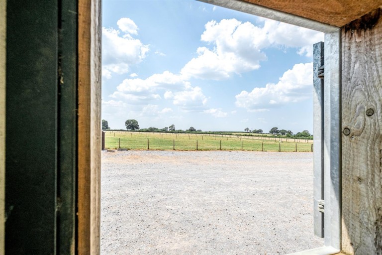 Images for Barrack Livery Yard, Coulston, Westbury