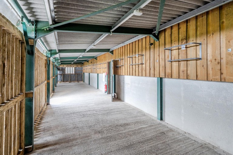 Images for Barrack Livery Yard, Coulston, Westbury