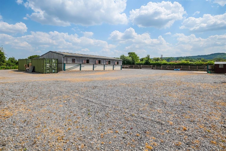 Images for Barrack Livery Yard, Coulston, Westbury