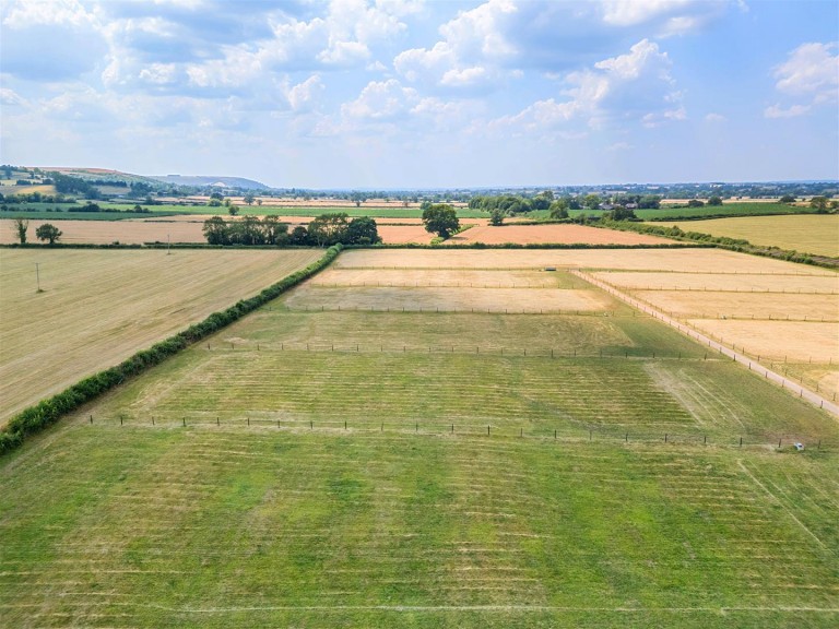 Images for Barrack Livery Yard, Coulston, Westbury