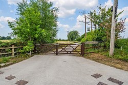 Images for Barrack Livery Yard, Coulston, Westbury