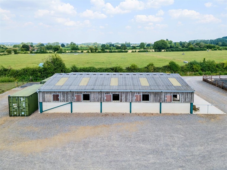 Images for Barrack Livery Yard, Coulston, Westbury