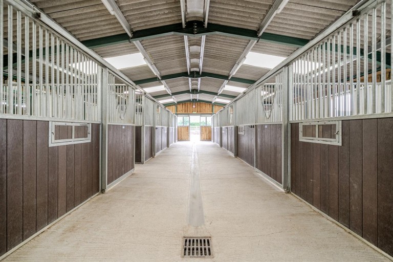 Images for Barrack Livery Yard, Coulston, Westbury