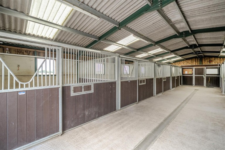Images for Barrack Livery Yard, Coulston, Westbury
