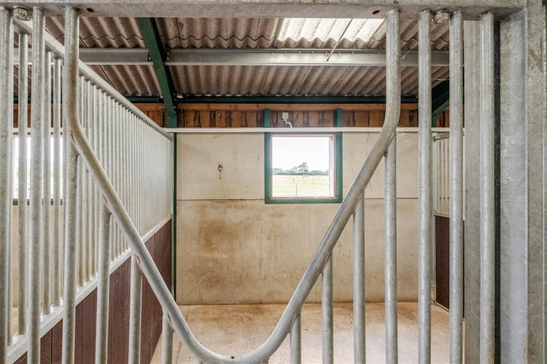 Images for Barrack Livery Yard, Coulston, Westbury