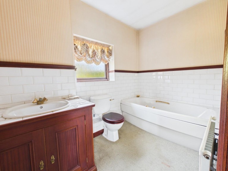 Images for Stoughton Road, Oadby, Leicestershire
