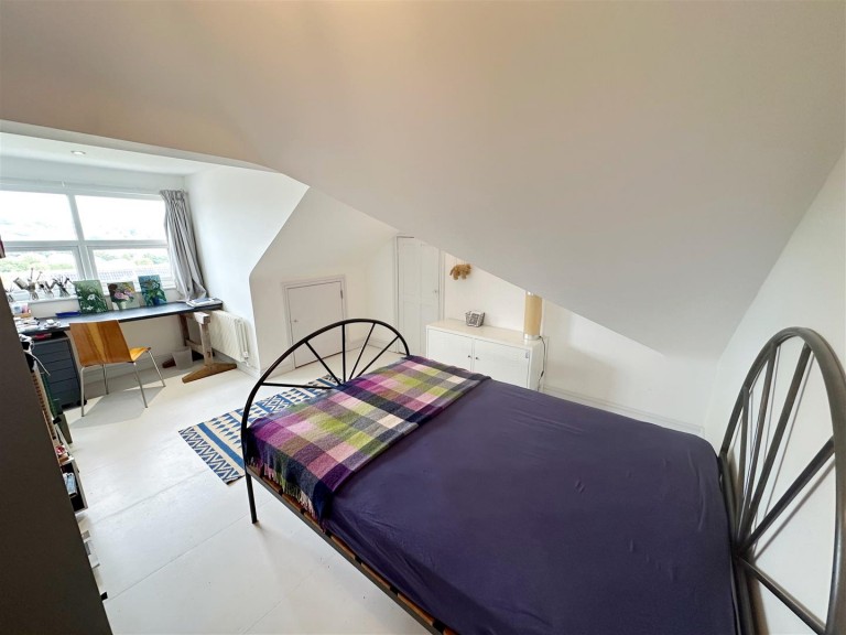 Images for Ruckamore Road, Torquay