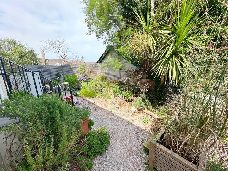 Images for Ruckamore Road, Torquay