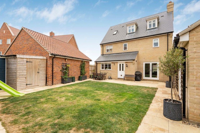 Images for Rosehip Chase, Ely