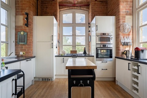 Click the photo for more details of Chipping Norton, Oxfordshire