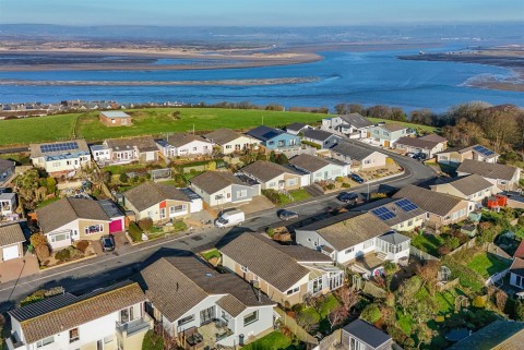 Click the photo for more details of Riversmeet, Appledore