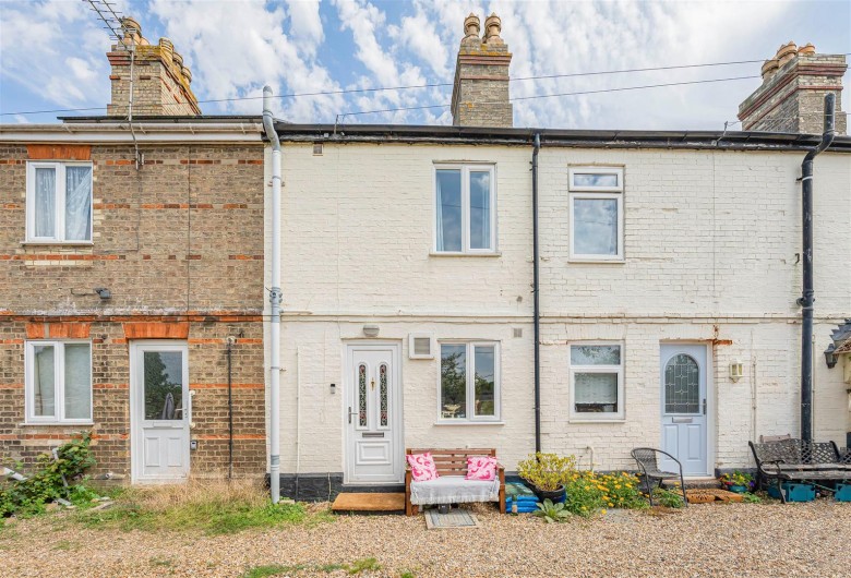 Click the photo for more details of Newmarket Road, Ashley