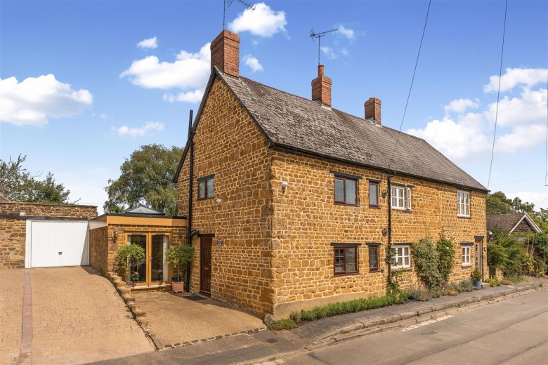 Click the photo for more details of Creampot Lane, Cropredy