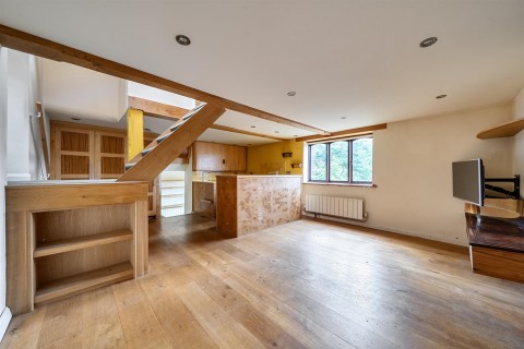 Click the photo for more details of Dorchester Road, Frampton, Dorchester