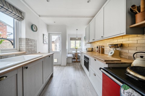 Click the photo for more details of Woodside Road, Chiddingfold, GU8