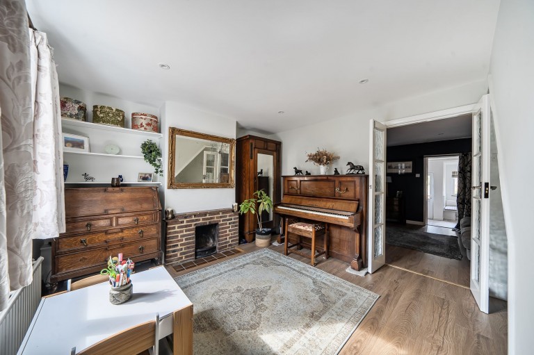 Images for Woodside Road, Chiddingfold, GU8