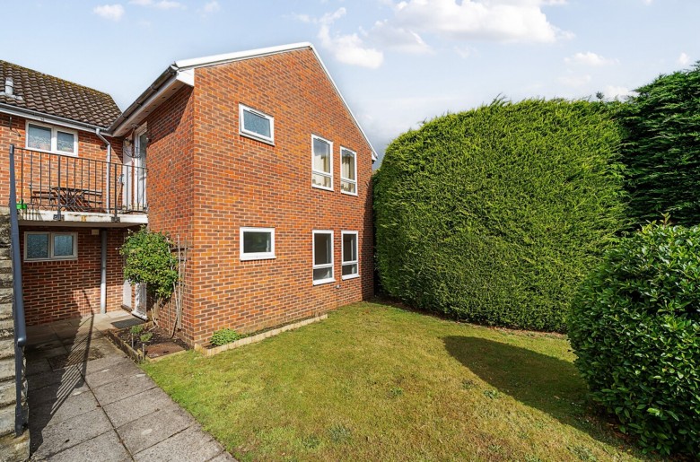 Click the photo for more details of Moggs Mead, Petersfield, GU31
