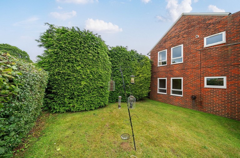 Images for Moggs Mead, Petersfield, GU31