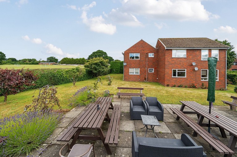 Images for Moggs Mead, Petersfield, GU31