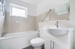 Images for Moggs Mead, Petersfield, GU31