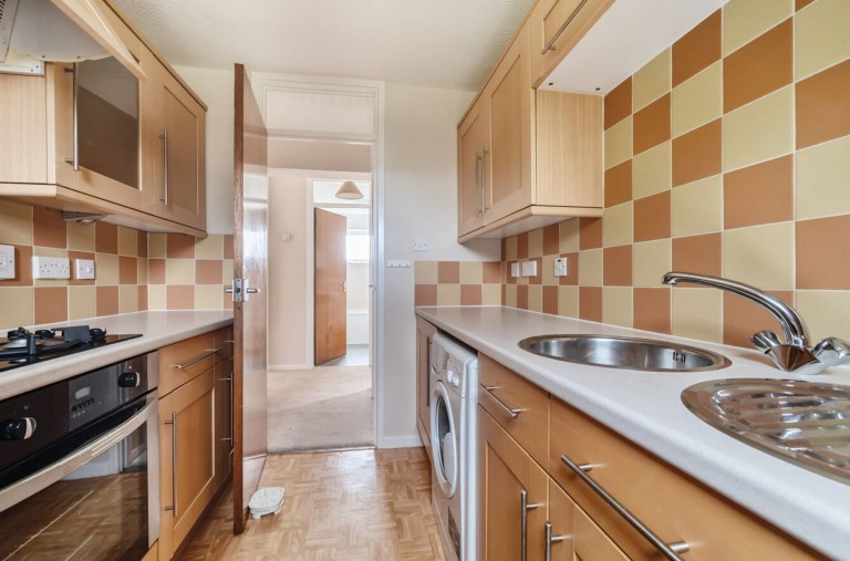 Images for Moggs Mead, Petersfield, GU31