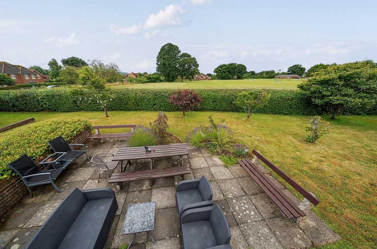 Images for Moggs Mead, Petersfield, GU31