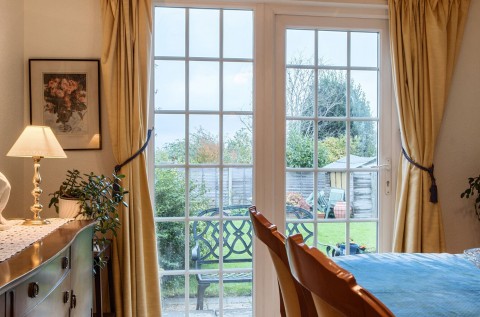 Click the photo for more details of Selborne Close, Petersfield, GU32