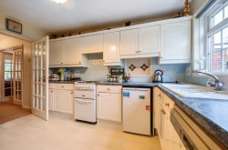Images for Selborne Close, Petersfield, GU32