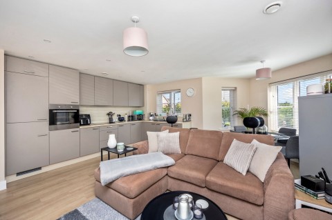 Click the photo for more details of Longhurst Avenue, Horsham, RH12