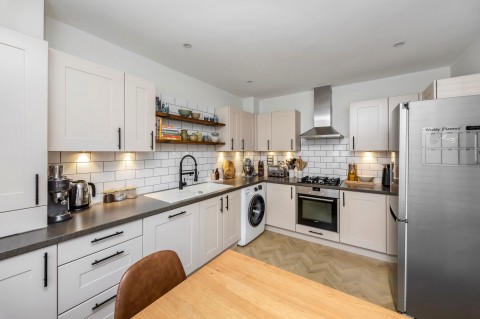 Click the photo for more details of Edwards Close, Broadbridge Heath, RH12