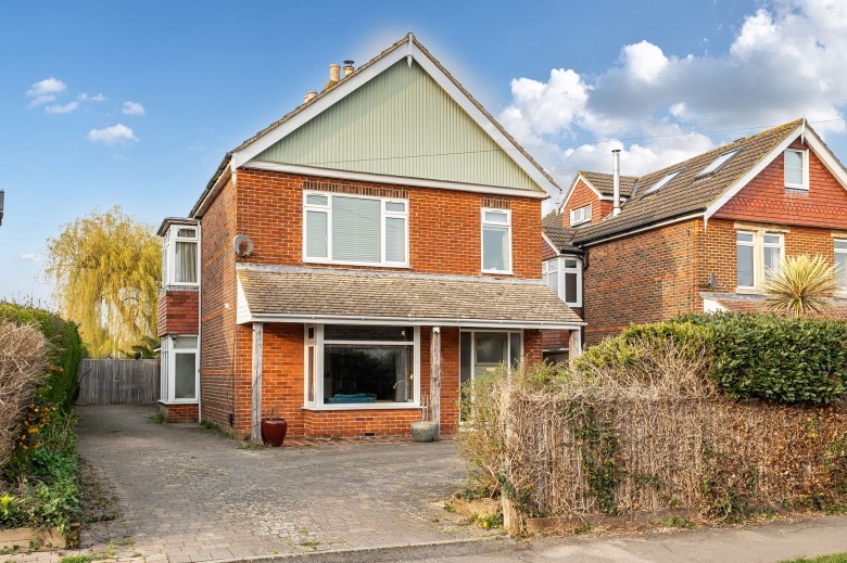 Click the photo for more details of First Avenue, Emsworth, PO10